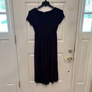 Classic Black Scoop-Neck Midi Jumper with Pockets